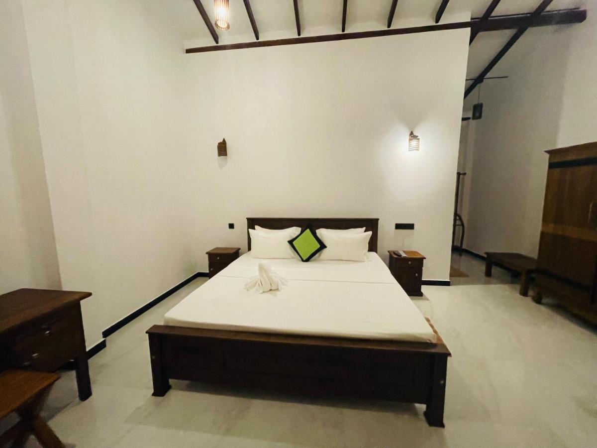 Dk Zur Einkenr Hotel Ахангама Экстерьер фото