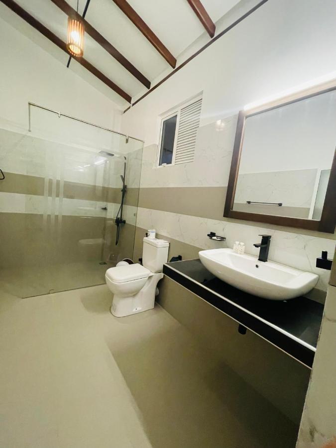 Dk Zur Einkenr Hotel Ахангама Экстерьер фото