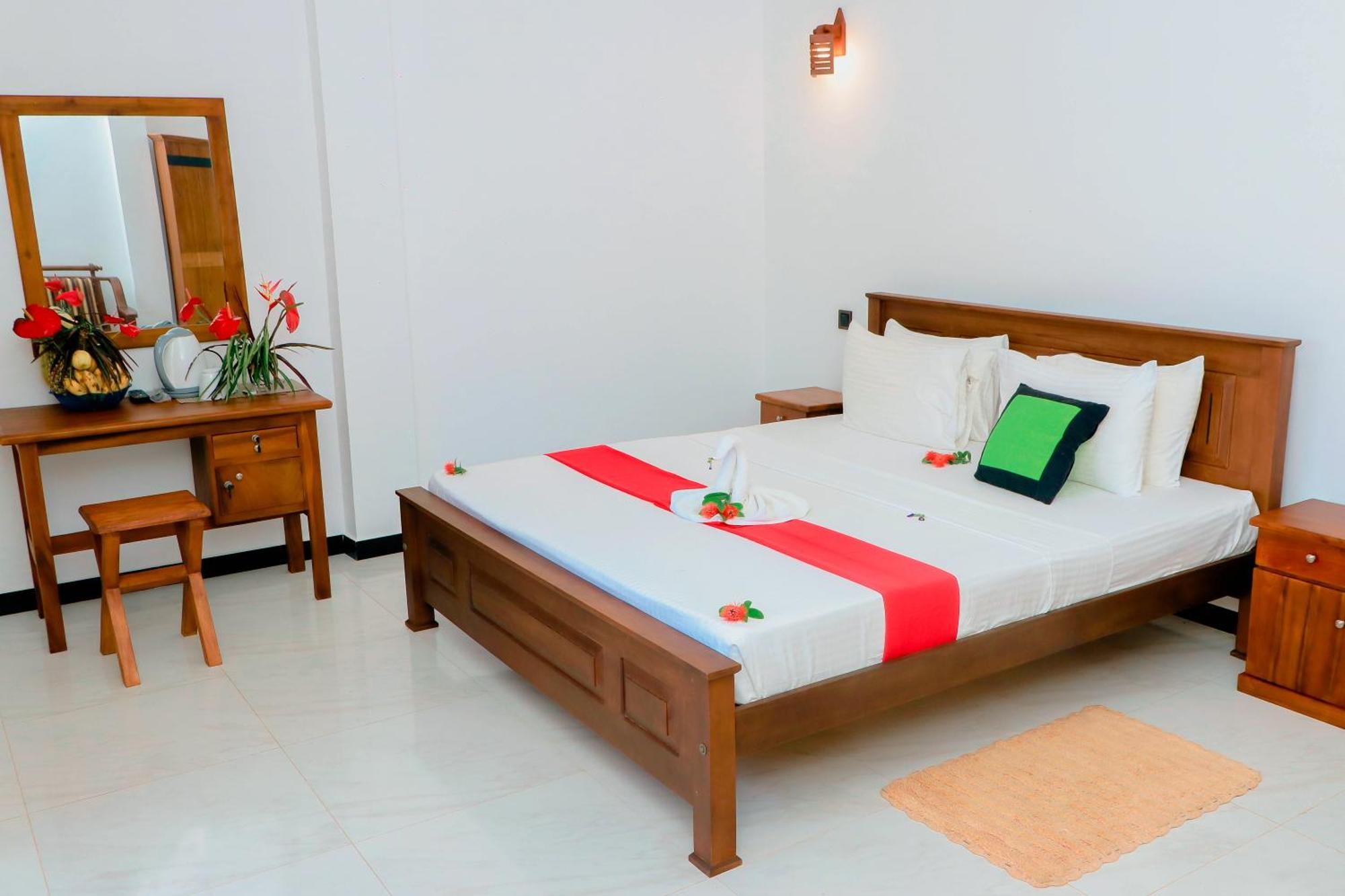 Dk Zur Einkehr Hotel Ахангама Экстерьер фото