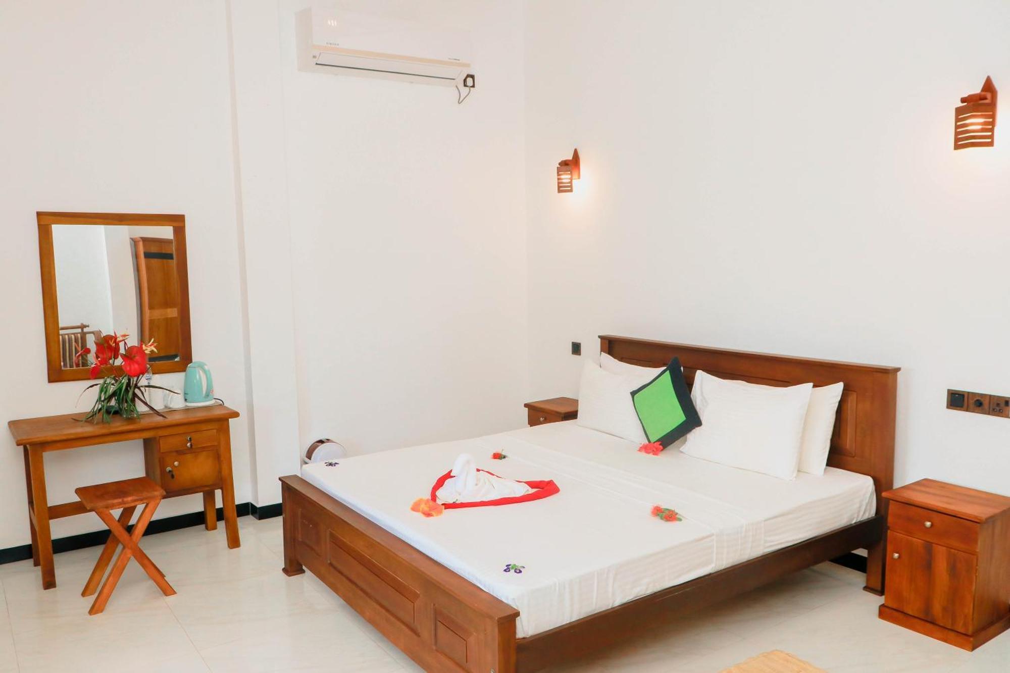 Dk Zur Einkehr Hotel Ахангама Экстерьер фото