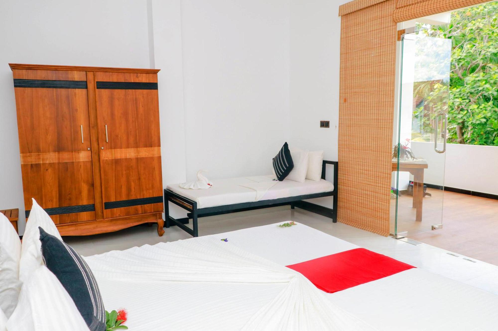 Dk Zur Einkehr Hotel Ахангама Экстерьер фото