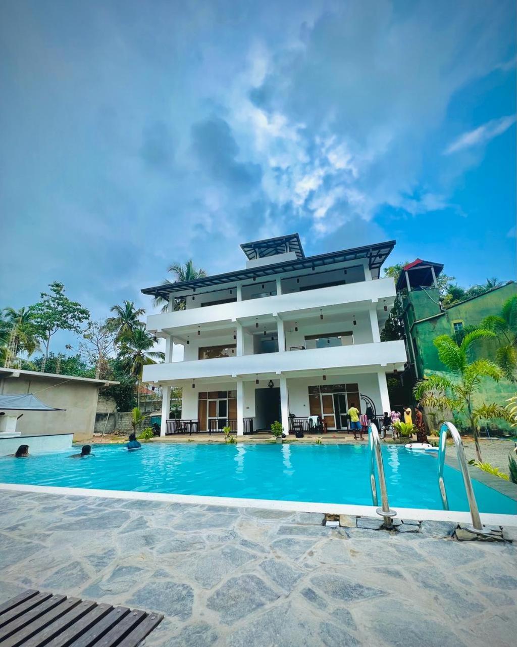 Dk Zur Einkenr Hotel Ахангама Экстерьер фото